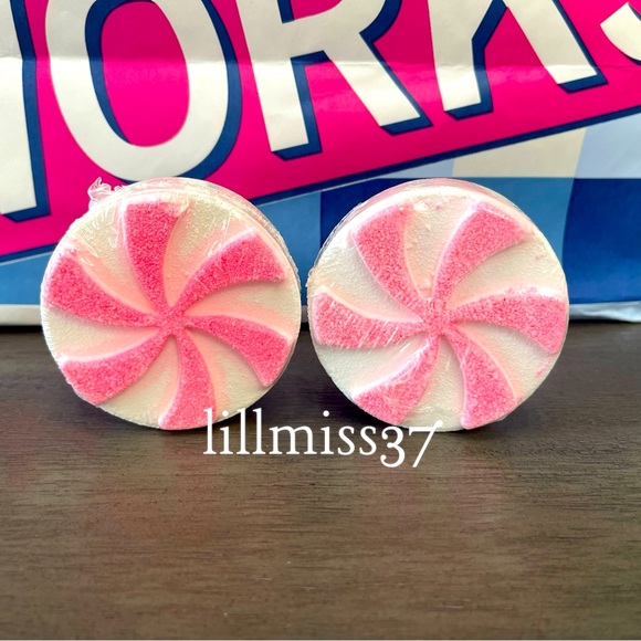 2X NEW Bath & Body Works Twisted Peppermint Bath Bomb Fizzy - Picture 4 of 4